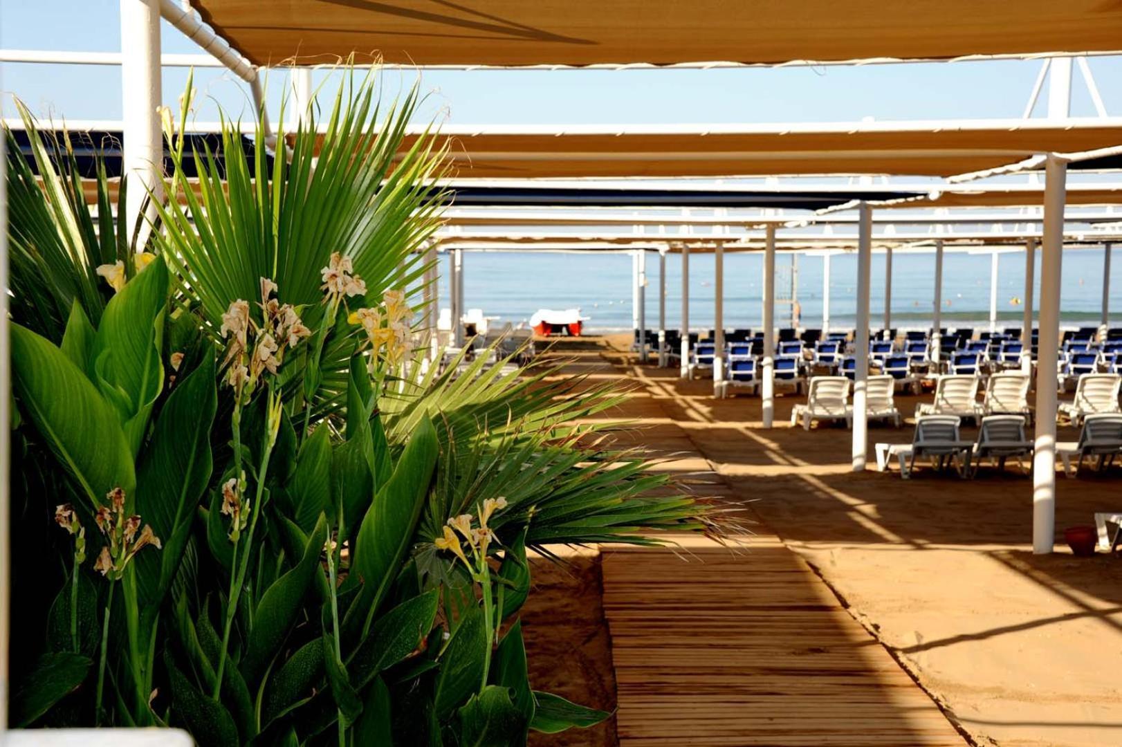 Dream Family Club Hotel Side Exterior photo