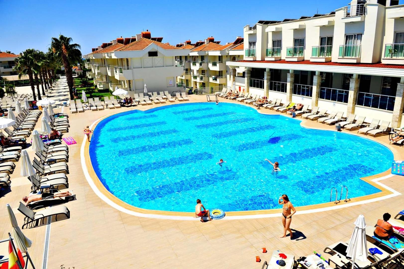 Dream Family Club Hotel Side Exterior photo